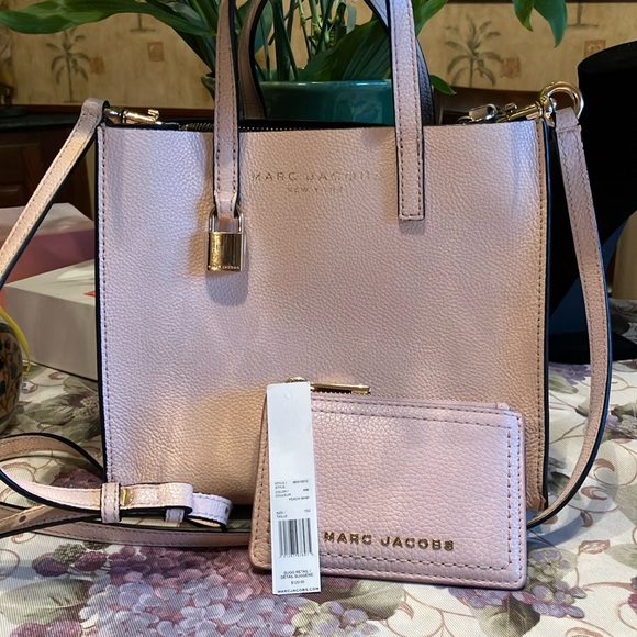 MARC JACOB CROSSBODY BAG WALLET AND PINK POMPOM TAG WITH WALLET BAG TAG LOST - Picture 5 of 17